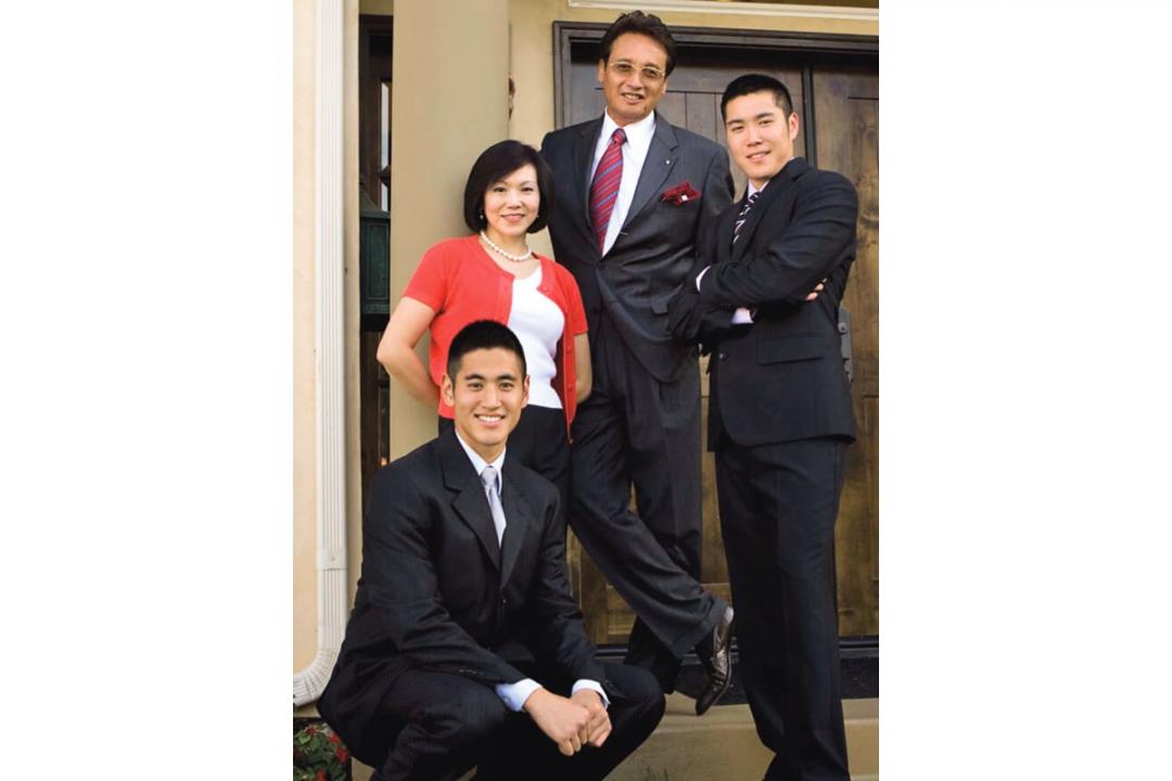 秦祥林一家四口家庭幸福,令人称羡。(互联网)