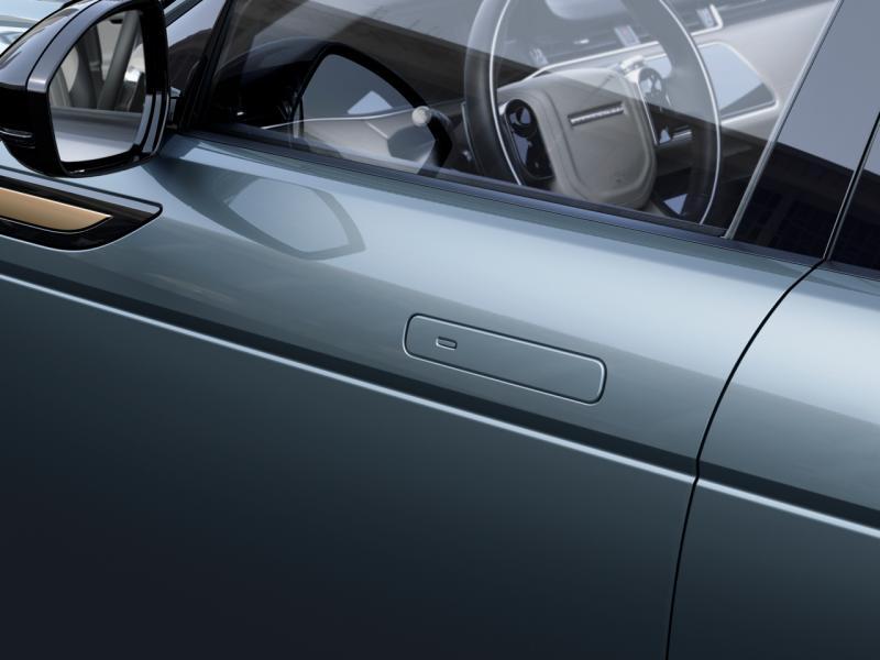 新车型全系标配隐藏式车门把手。