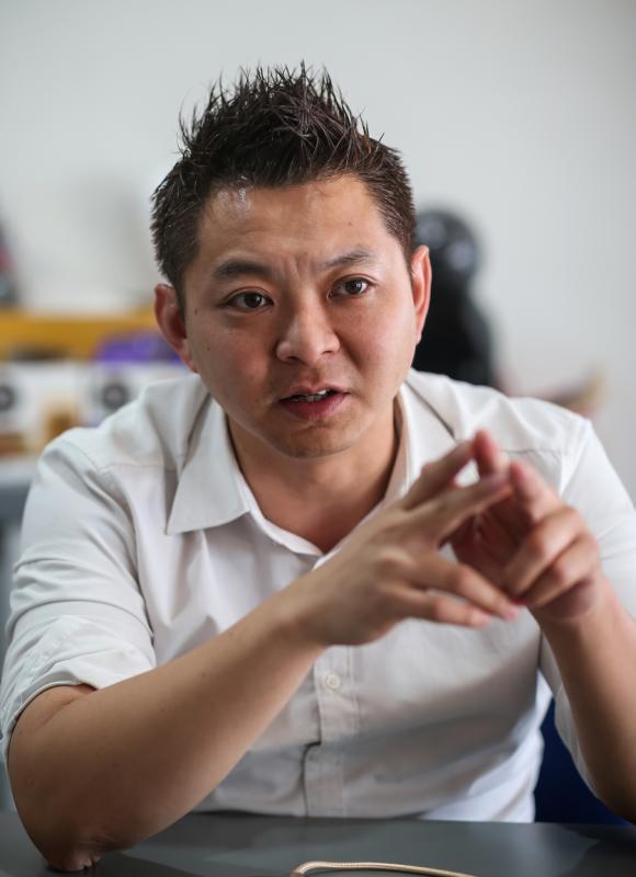 王天赐：这个行业的工作时间不定。