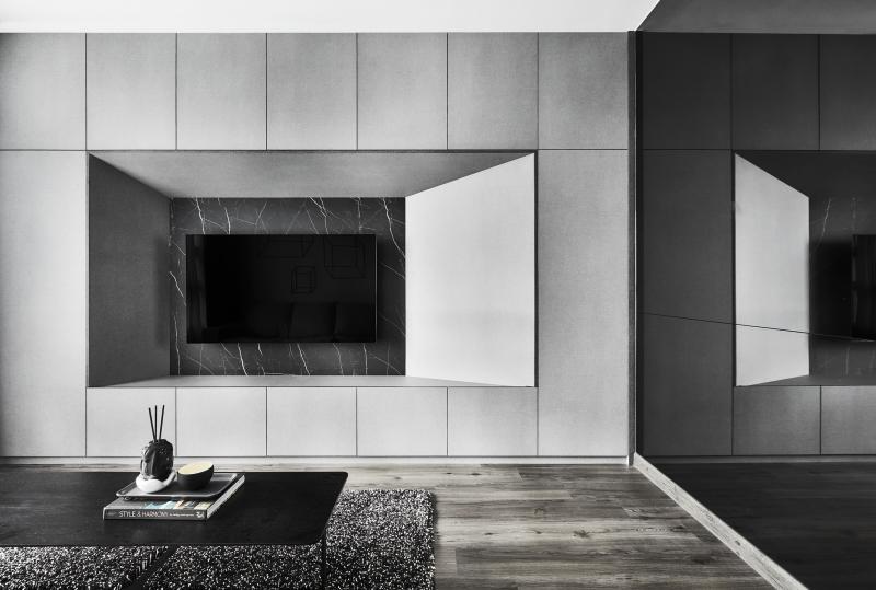 电视墙用斜面切入，打散盒形的视觉感，非常吸睛。