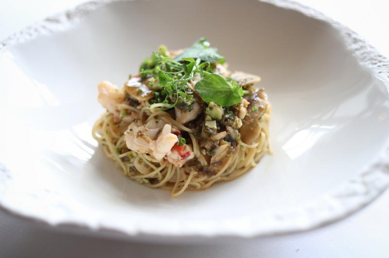 波斯顿龙虾意面的天使面条充分吸收上汤精华。