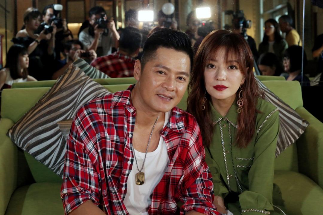 赵薇直言小时候被李南星“迷死”，希望阿哥能通过演出她监制的网络剧《谁都渴望遇见你》，再获中国观众关注。（梁麒麟摄）