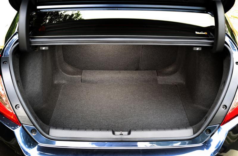 525公升的后车厢储物容量。