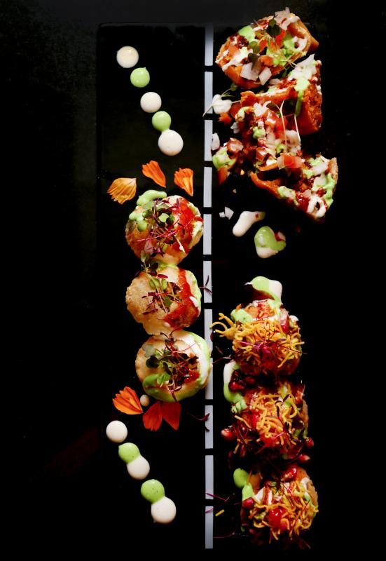 Song of India将街头美食升华为精致料理，比如Street Food Chaat。（何家俊摄影）