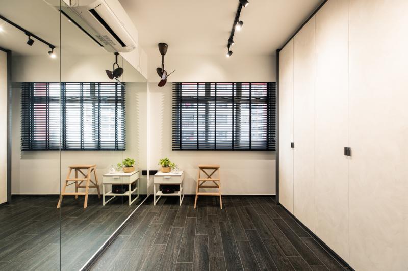 主卧一侧是一般家居中罕见的练舞室。