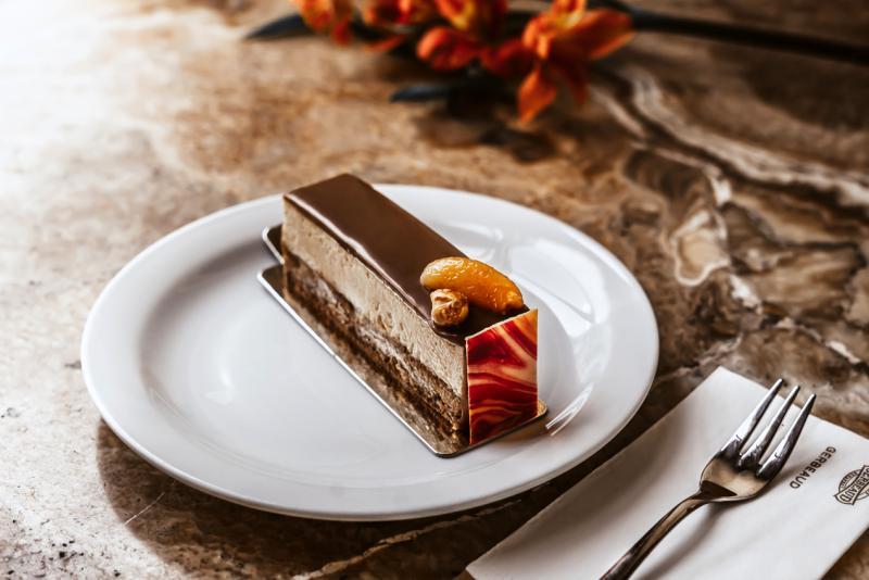 层层叠叠的咸花生杏桃蛋糕制作最耗时。