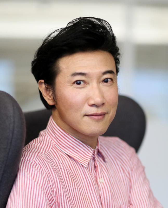 台湾明星美食家陈鸿认为台湾人对于新加坡肉骨茶的胡椒味接受度高。(档案照)