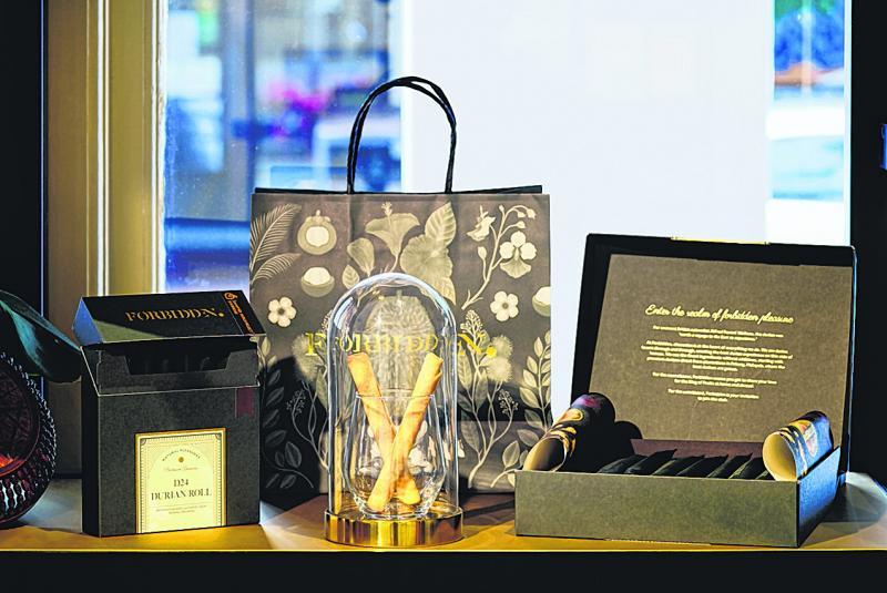 何维城与微热山丘联手推出榴梿系列“馥饼殿”品牌,其中一款产品是D24榴梿卷。(馥饼殿提供)