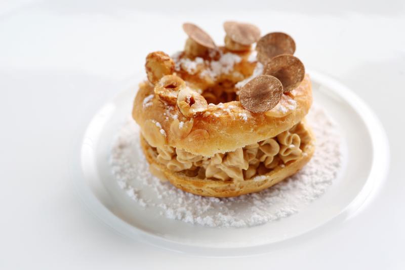 意大利餐馆LaBrezza在甜品中加入白松露,相当创新。