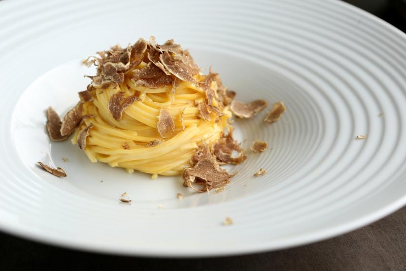 白松露配意大利面,是传统吃法。