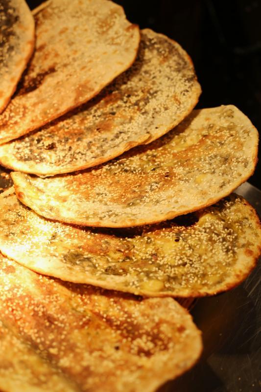 阿甘锅盔有咸味和甜味的锅盔口味。