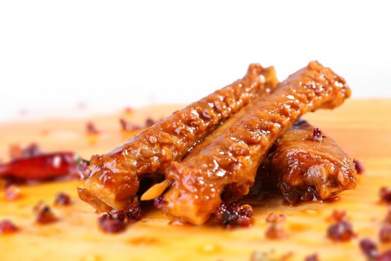 绝味的鸭翅。（受访者提供）　