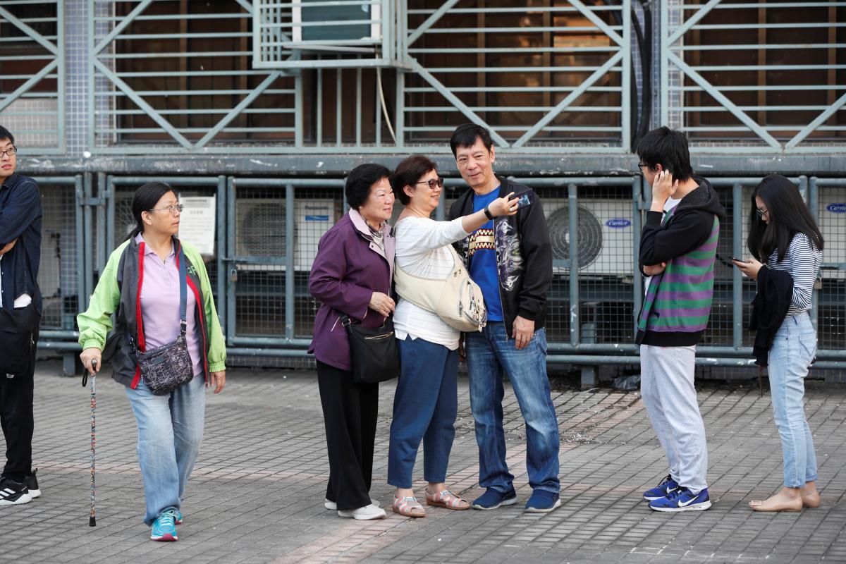 2019-11-24t013248z_1740045349_rc2dhd9hbgil_rtrmadp_3_hongkong-protests-election_Large.jpg