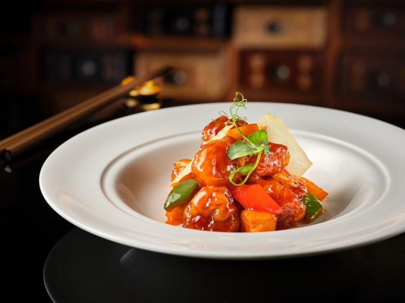 在经典粤菜咕噜肉所使用的调味当中,醋的用处功不可没。(照片由酒店提供)