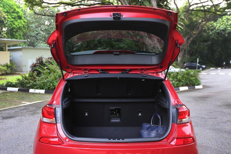 395公升的行李厢，足够小家庭使用。