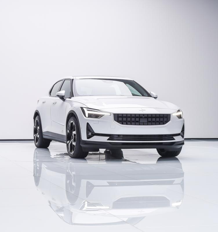 Polestar 2造型走北欧简约风格。