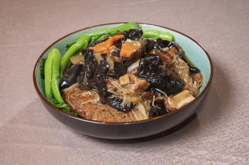 海味脆生面(唐家鸿摄)