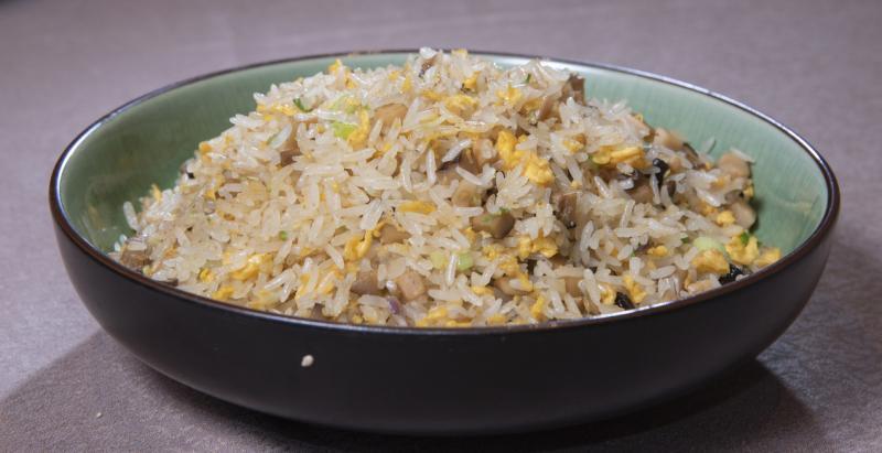 鲍鱼冬菇炒饭(唐家鸿摄)