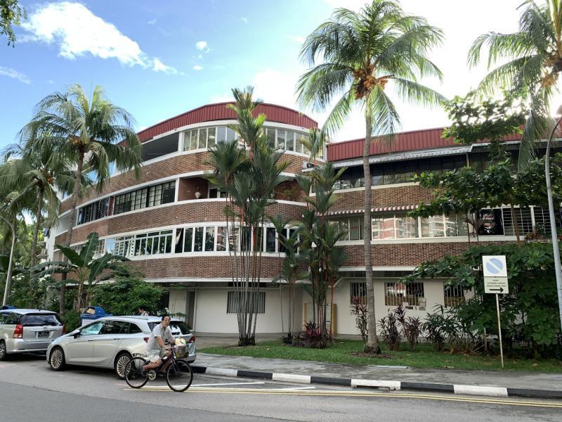 茂源台的红砖组屋线条优美,让人忍不住驻足。