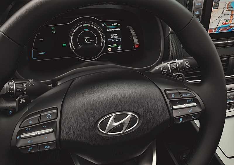 20200203_zb_ev-2019-gen-lhd-interior-7-inch-digital-cluster-paddle-shifter.jpg