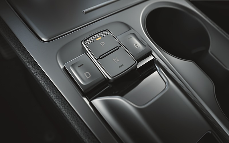 20200203_zb_ev-2019-gen-lhd-interior-electronic-gear-shift-button.jpg