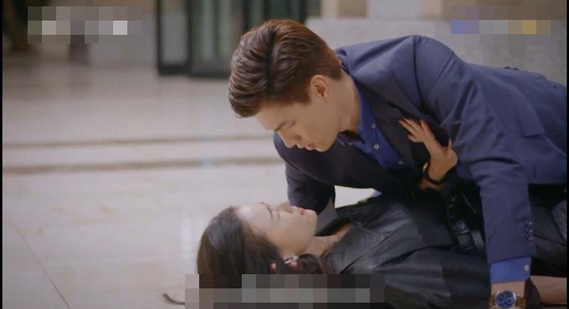 luo_hong_zheng_zuo_zhong_yao_pai_she_gen_sha_yu_jie_wen_xuan_zhuan_men_qin_mi_jie_hong_yi_mu_.__Medium.jpg