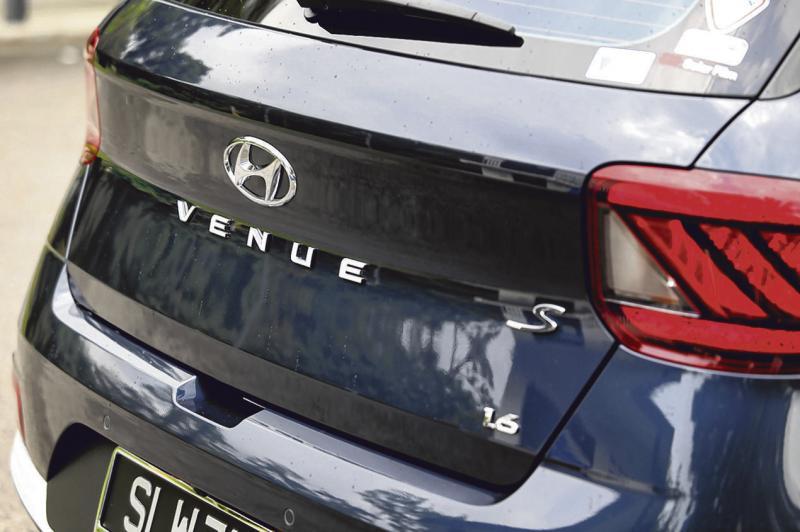 Venue的车尾高调宣示是好玩的个性车子。