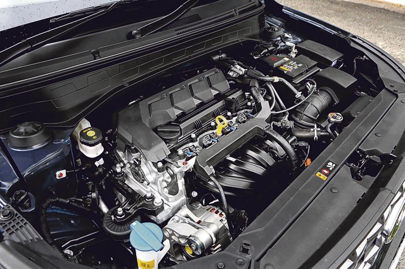 车子采用智能版IVT变速箱，提高燃油效率，省油又降低发动机噪音。