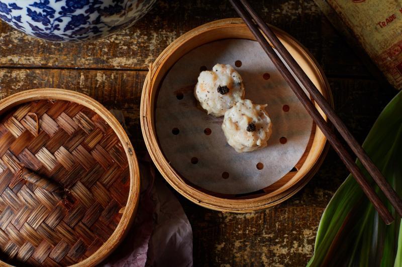 黑豚肉松露鹌鹑蛋烧卖。(餐馆提供)