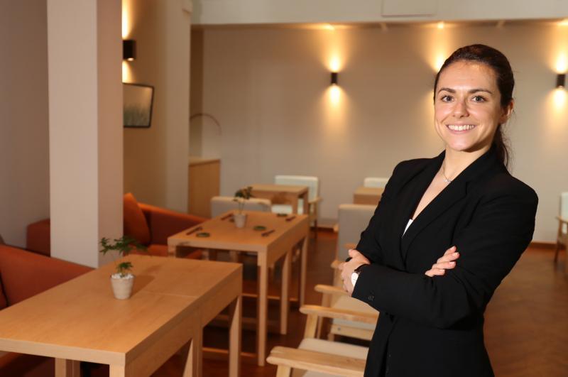 “形”日本餐馆的法国籍经理欧蕊莉·丝巴葛丽。（陈来福摄）