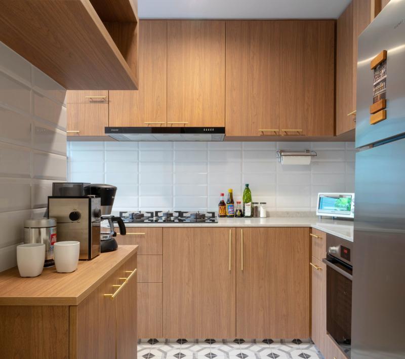 厨房一角采用的怀旧地铁墙砖是焦点。