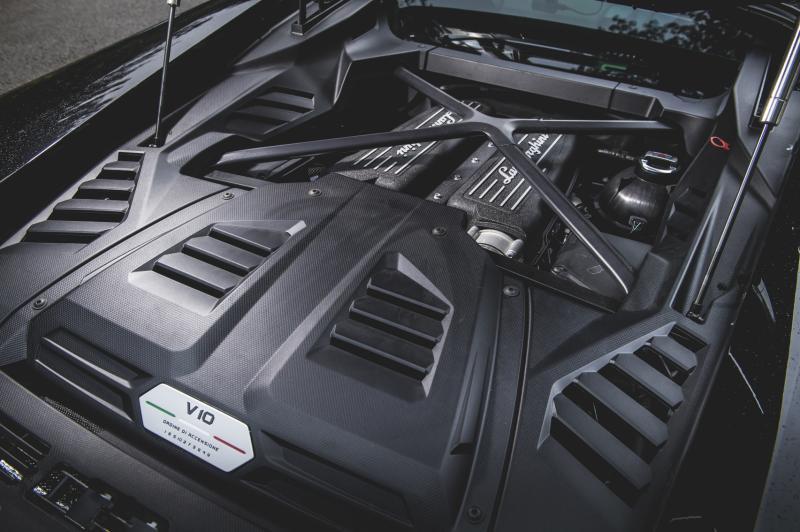 引擎沿袭自Huracan Performante车型，动力高达640马力，最大扭力为600Nm。