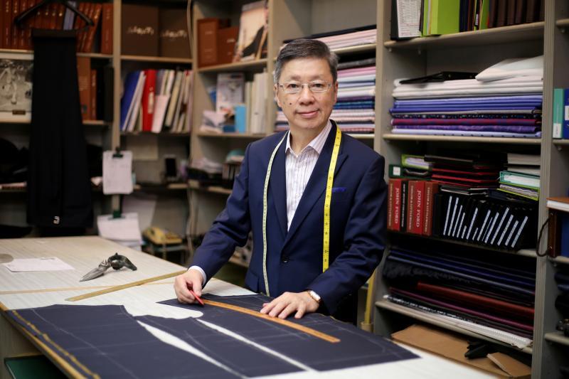 杨启隆1977年在邵氏大厦开设洋服店Maino Fashion,是目前硕果仅存的第一代租户。