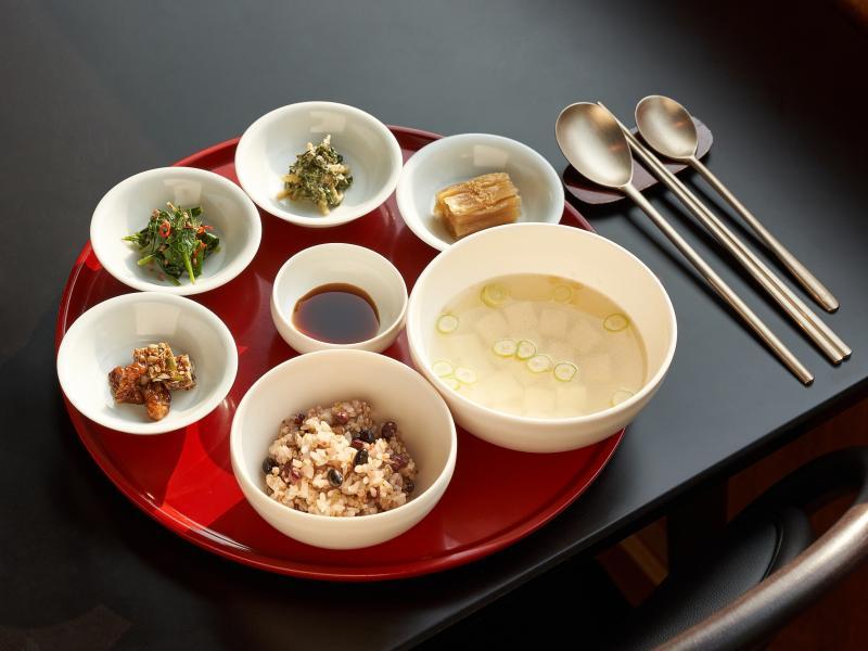 韩式料理不只有辛辣,韩国名厨赵希淑追求体现食材的原味。(韩食空间提供)