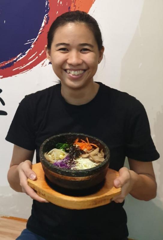 开设The Boneless Kitchen和Daehwa两家素食韩食的创办人之一陈婷婷。(受访者提供)