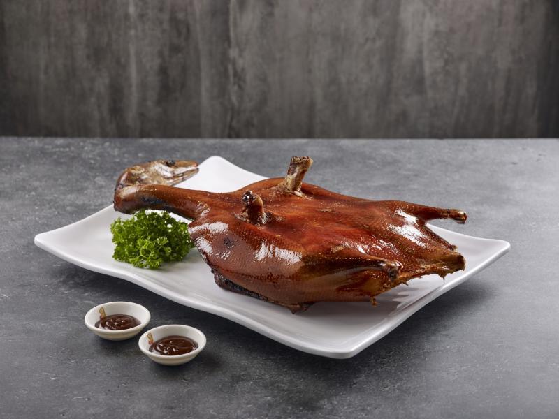 本地甘牌烧味的枇杷鸭。(受访者提供)