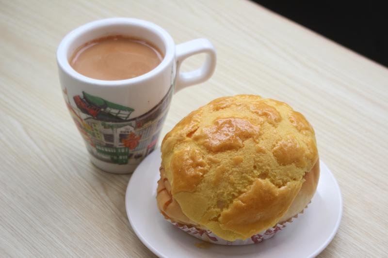 欢乐冰室将售卖来自香港金记冰室的港式丝袜奶茶和菠萝包。(受访者提供)