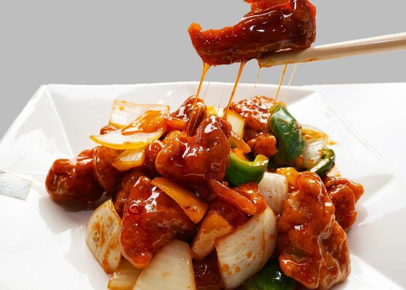 香港聚兴家的拔丝生炒骨是蔡和平的心头爱。(受访者提供)