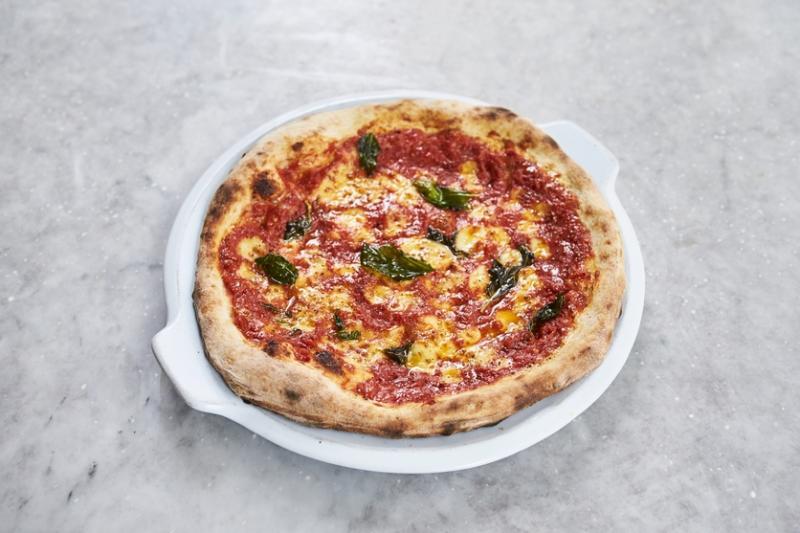 Jamie's Italian Forum推出“免下车点餐通道”服务,给开车人士带来方便。