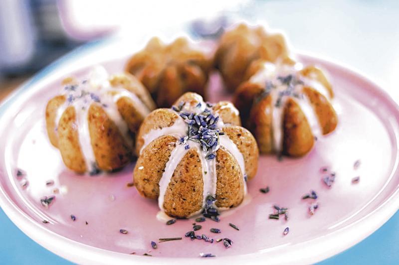 伯爵薰衣草蛋糕带有柑橘香,造型唯美浪漫。(受访者提供)