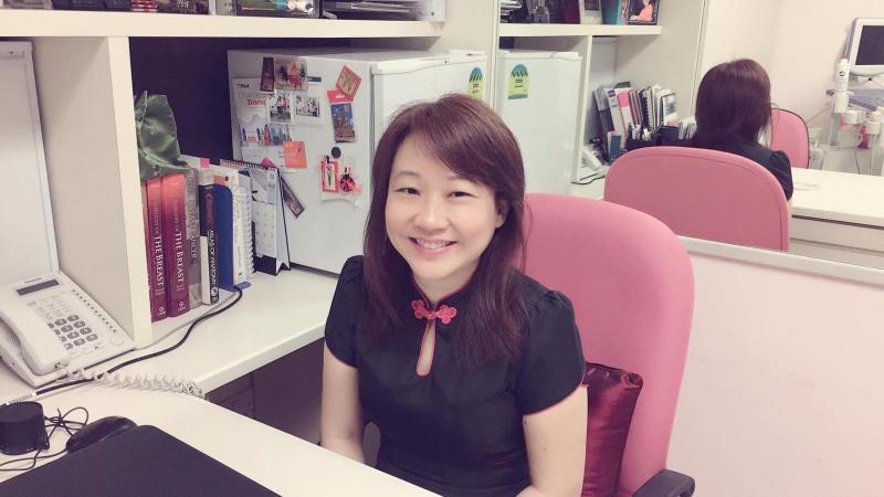 染上沙斯康复之后，云莹莹医生变得更豁达，对一切事物更感恩。（受访者提供）