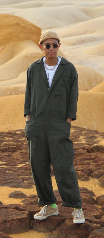 以粉刷匠工服发展出的连体裤（jumpsuit）时尚。