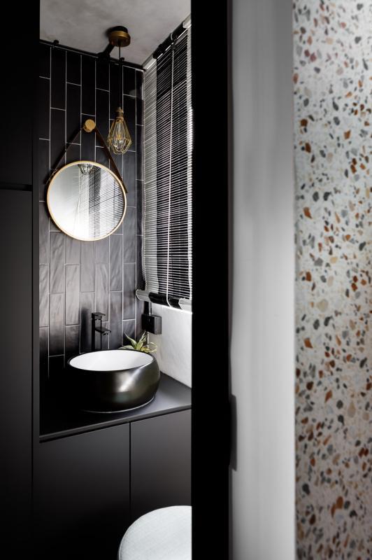 彩色水磨石为洗手间增趣。