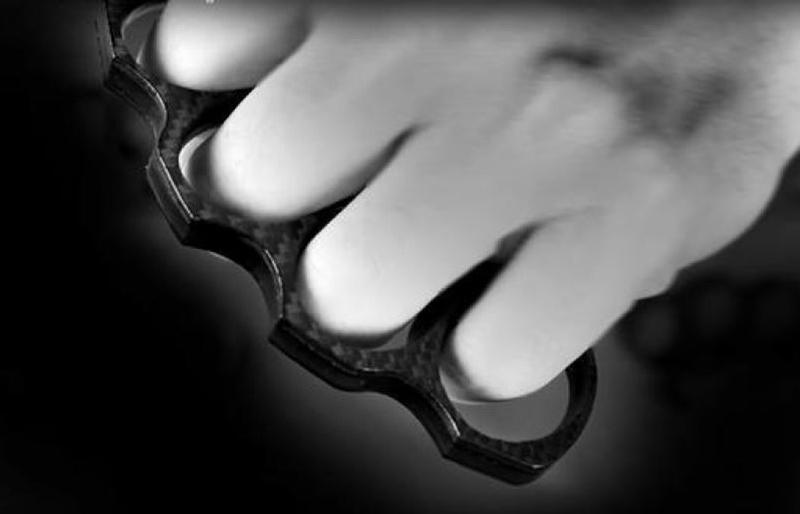 knuckleduster_Medium.jpg