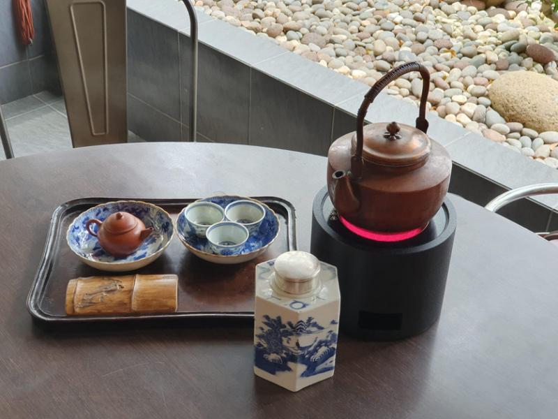蔡华春在病毒阻断期间有更多喝茶的时间。