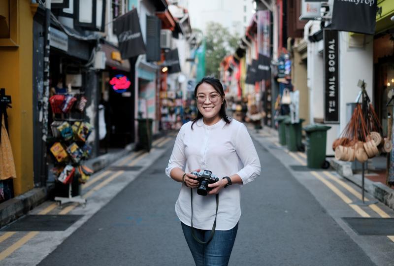 黄丽洁目前在本地一家中小型灯饰公司担任业务工程师,也热爱摄影。