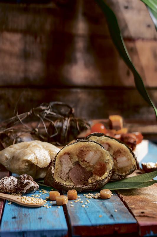 翡翠餐饮集团的港式金华火干贝裹蒸粽($18.80)。