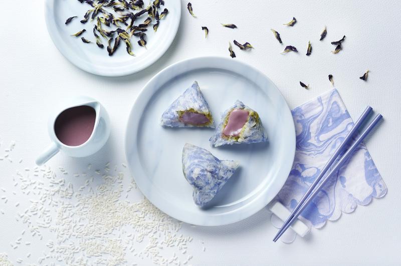 鸿桃轩的北海道紫薯流沙粽($16.80)。