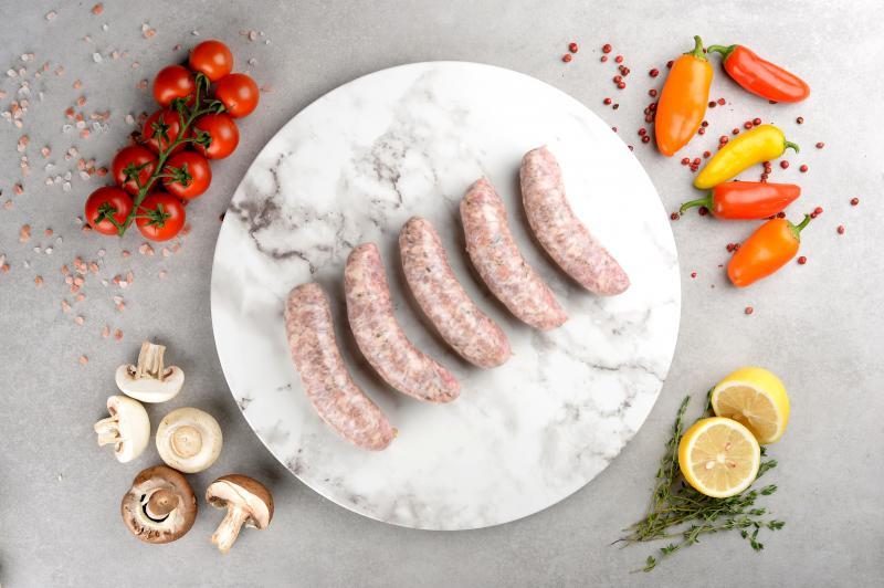 预制肉品不一定都含防腐剂,Ryan's Grocery自家生产的Farmhouse品牌香肠,只用盐和香葱提味,不含防腐剂,无麸质。