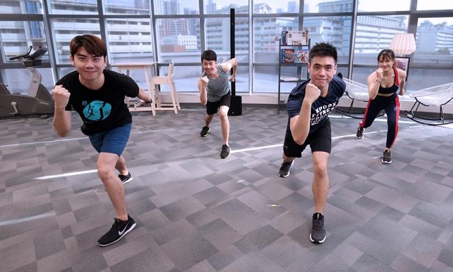 comenlive_wk16_exercise4.jpg